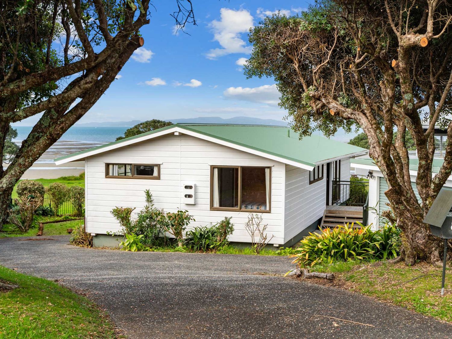Waterfront Charm - Snells Beach Holiday Home                     photo 20
