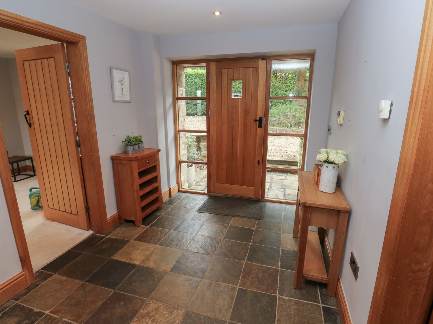 Windyridge, Marple Bridge, Greater Manchester. Hot tub. Woodburning stove. Smart TV. Enclosed garden