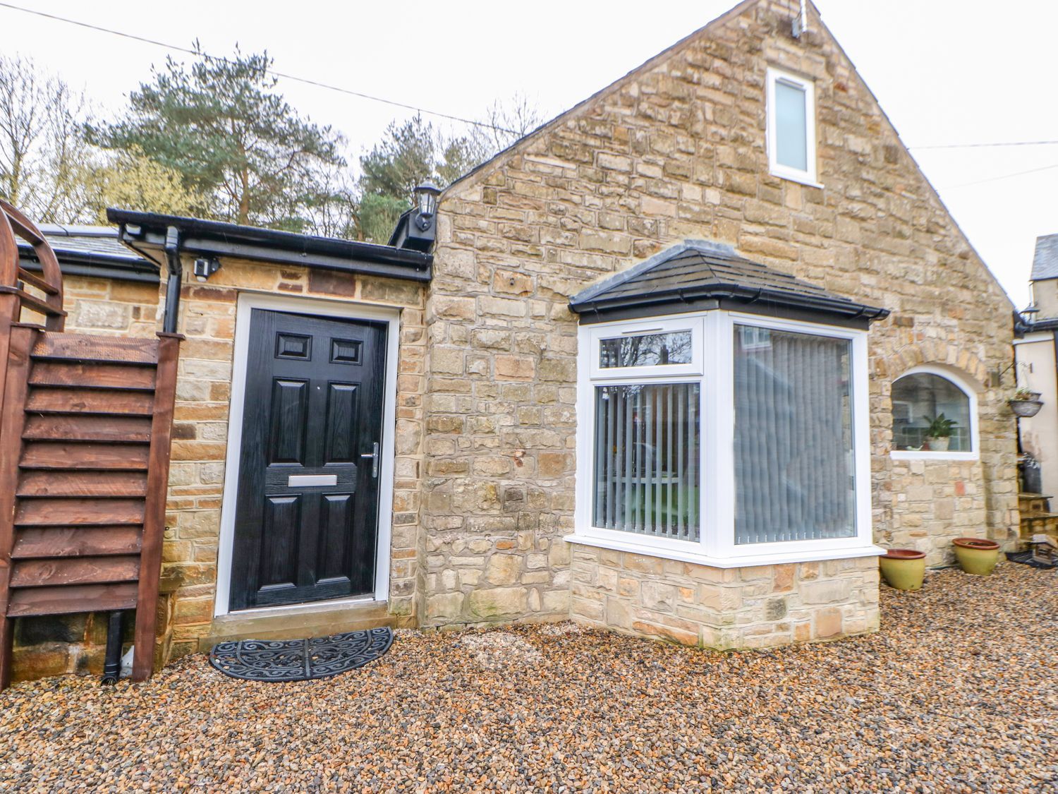 Stoney Wall, Greenhead near to Haltwhistle, Northumberland. Hot tub. Close to attractions. Romantic.