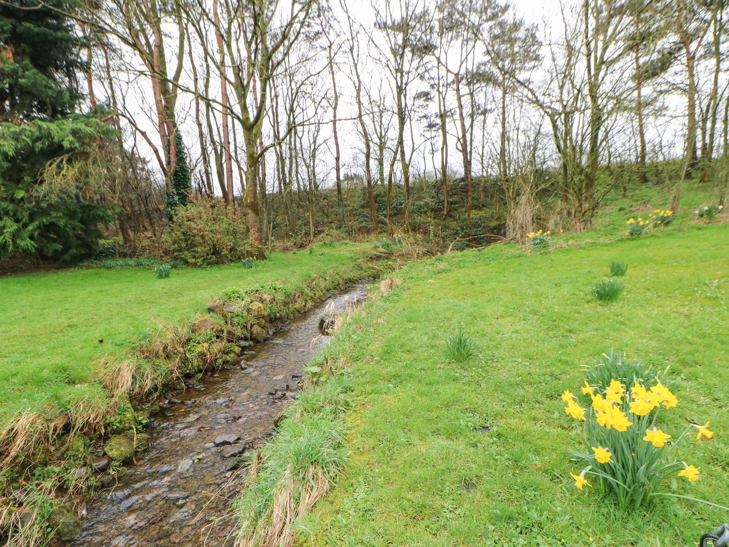 Stoney Wall, Greenhead near to Haltwhistle, Northumberland. Hot tub. Close to attractions. Romantic.