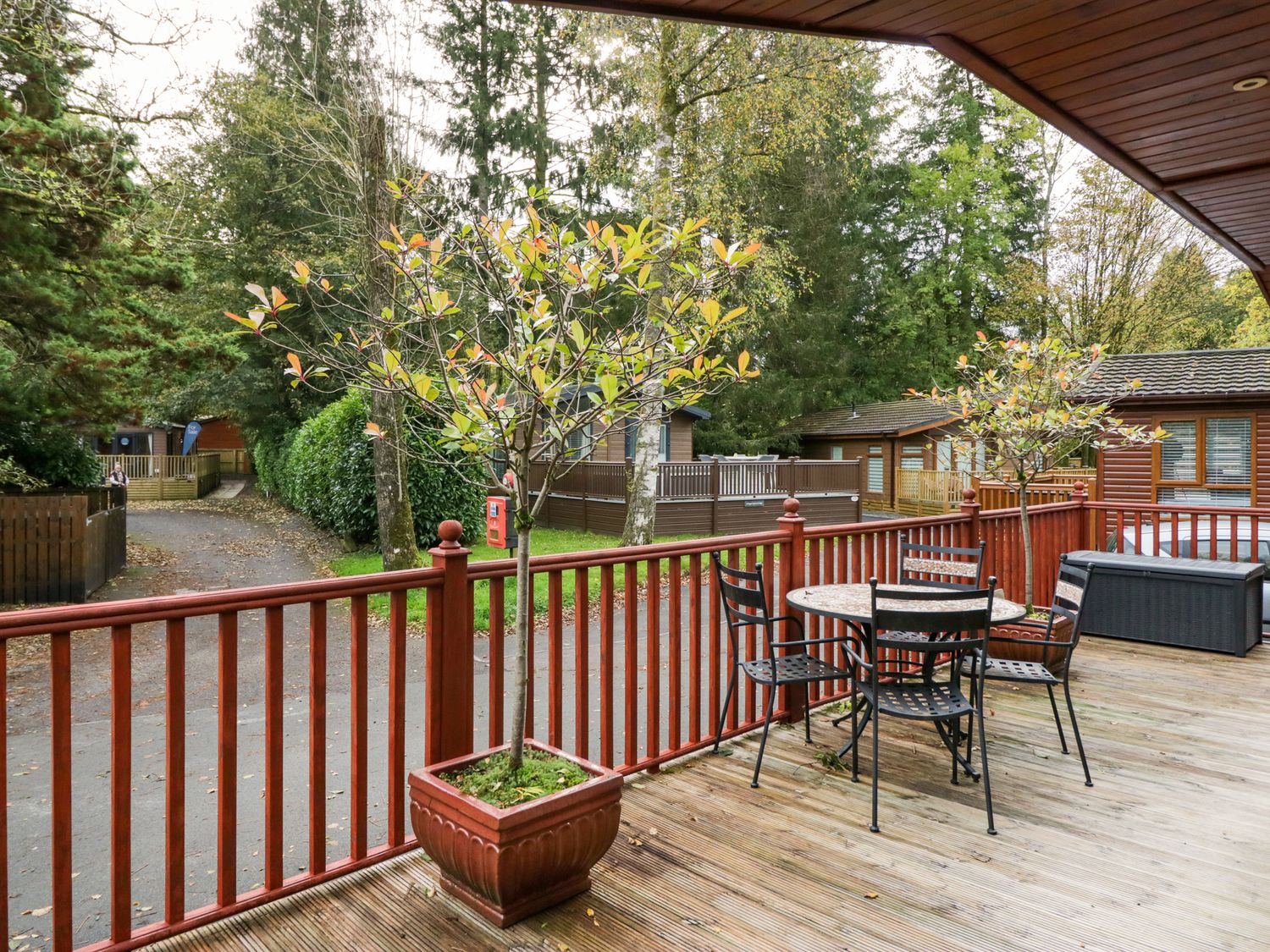 Somerford lodge nr Windermere, Cumbria. Decking. Hot tub. On-site facilities. In the Lake District. 