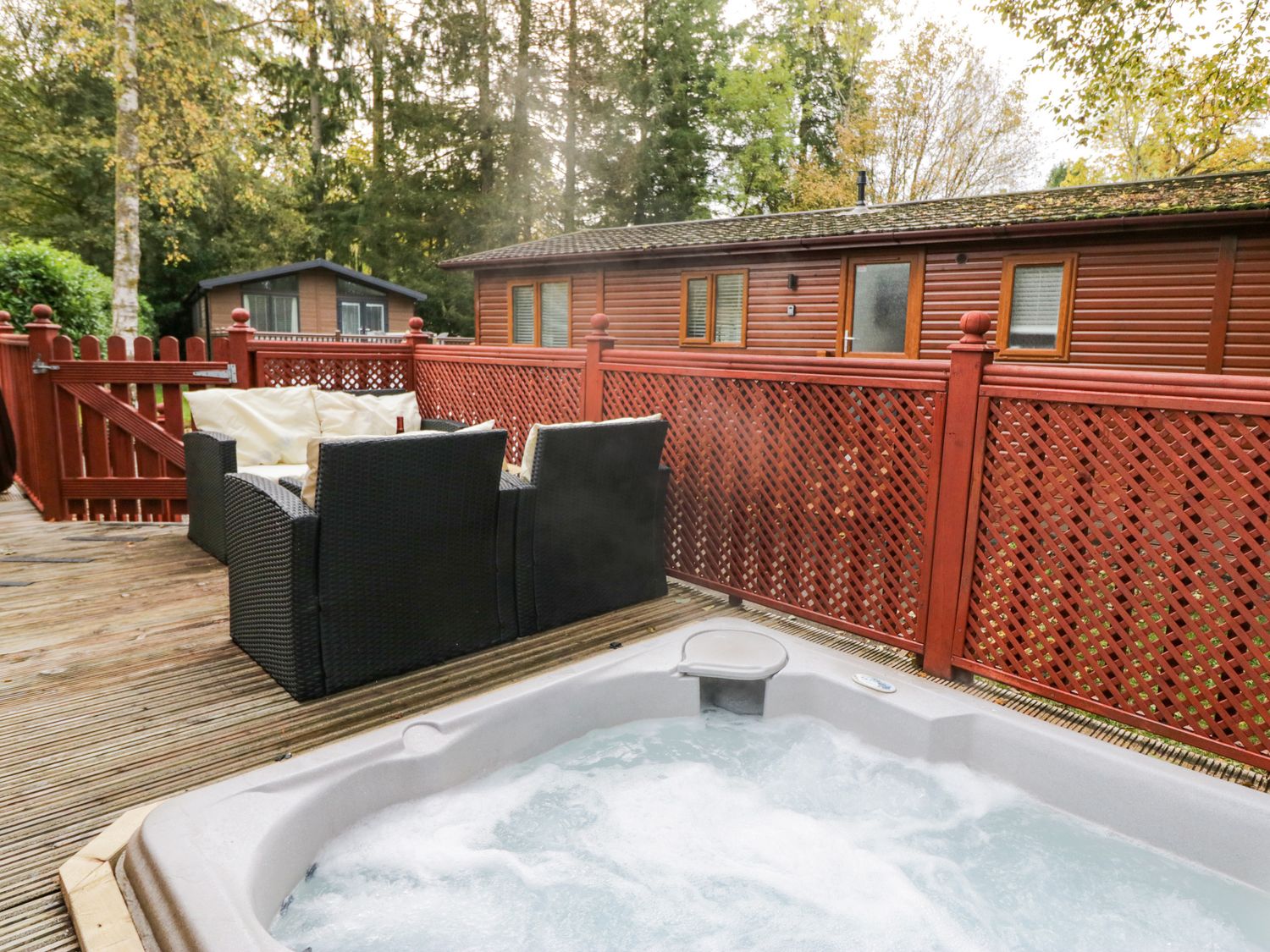 Somerford lodge nr Windermere, Cumbria. Decking. Hot tub. On-site facilities. In the Lake District. 