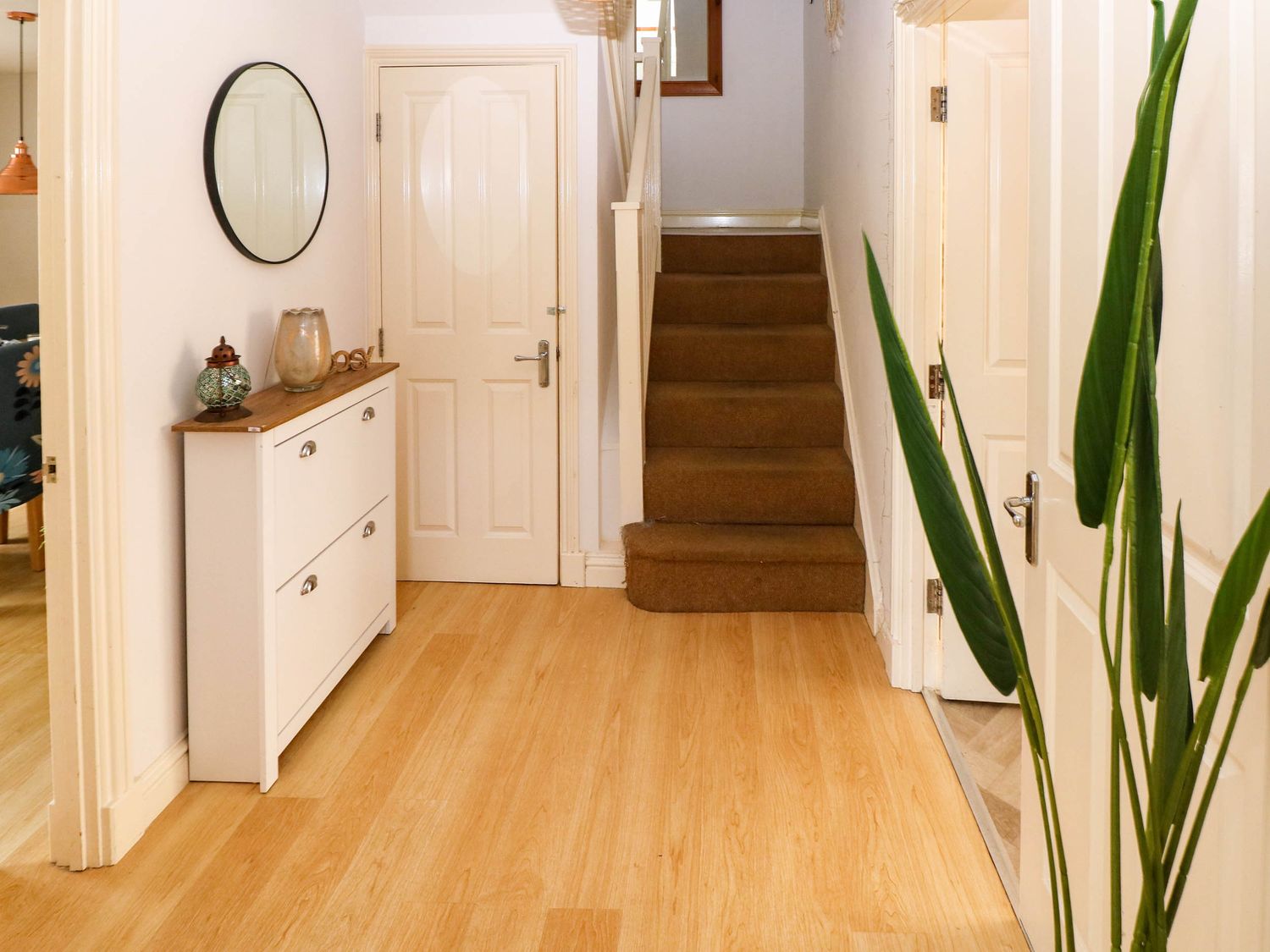81 Alban Road, Llanelli, Carmarthenshire. Near local beach. Enclosed garden. Off-road parking. WiFi.
