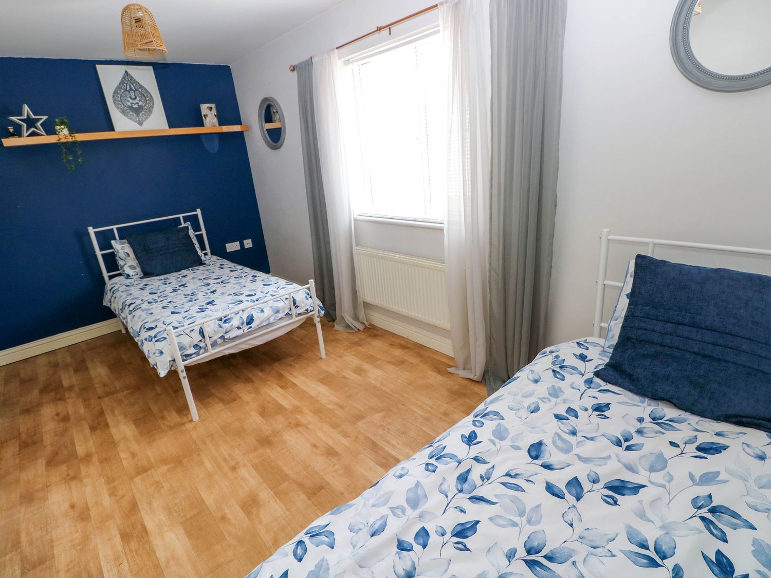 81 Alban Road, Llanelli, Carmarthenshire. Near local beach. Enclosed garden. Off-road parking. WiFi.