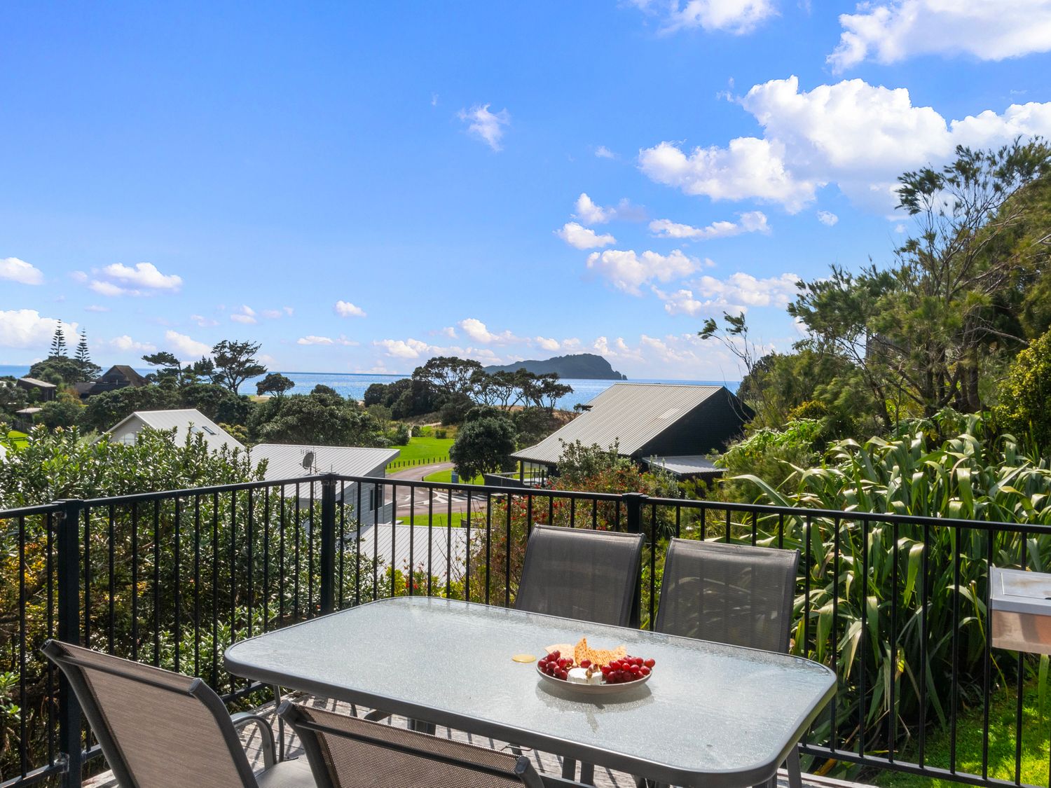 Seaview Family Haven - Pauanui Holiday Home                     photo 2