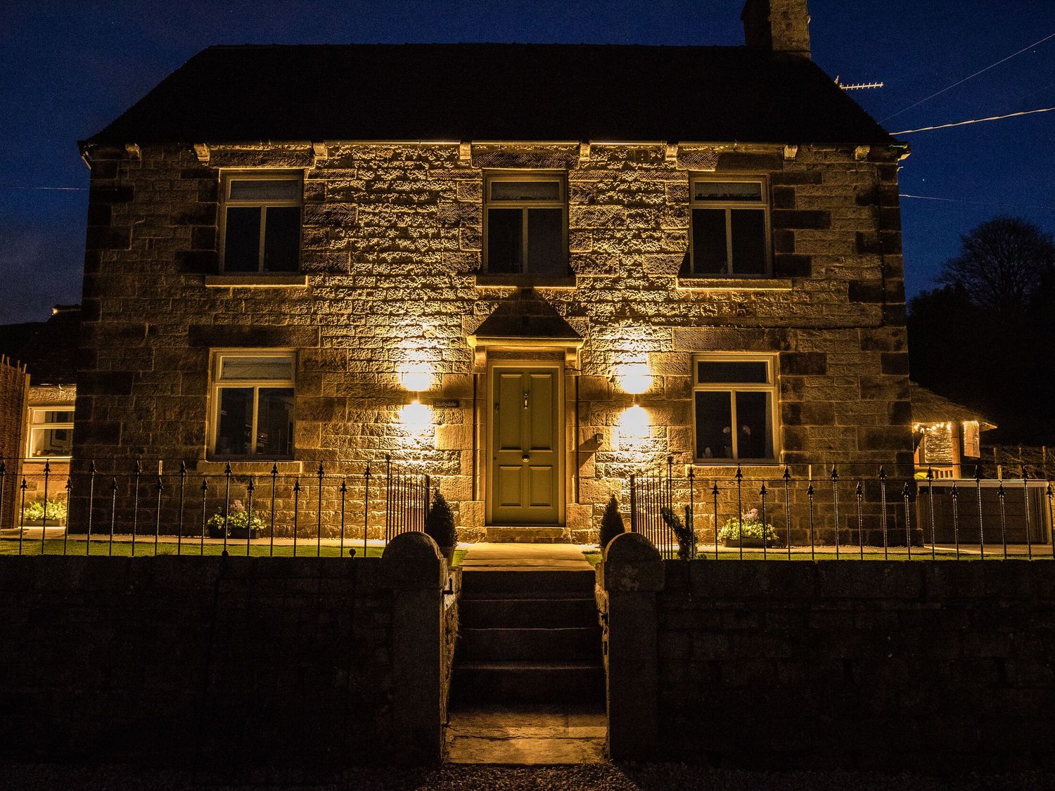 Holly Dale in Bradnop, near Leek, Staffordshire. Woodburning stove. Hot tub. Sauna. Barbecue. Rural.