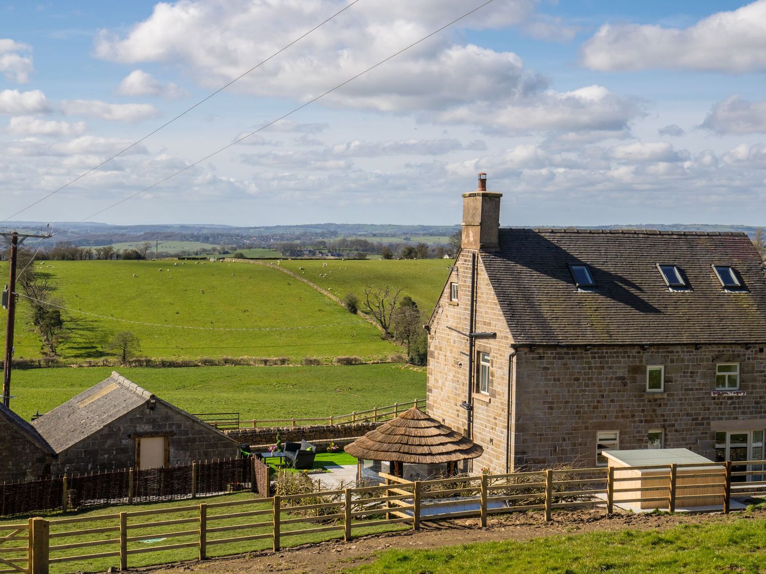 Holly Dale in Bradnop, near Leek, Staffordshire. Woodburning stove. Hot tub. Sauna. Barbecue. Rural.