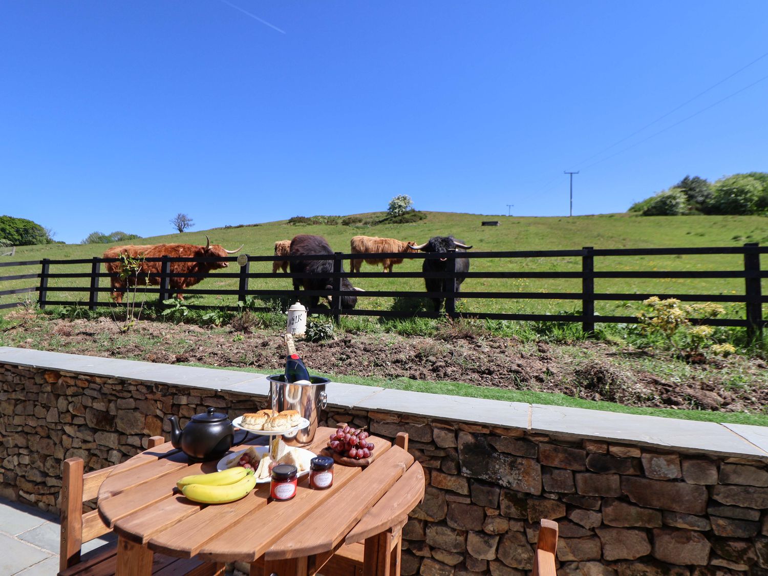 Holly Dale in Bradnop, near Leek, Staffordshire. Woodburning stove. Hot tub. Sauna. Barbecue. Rural.