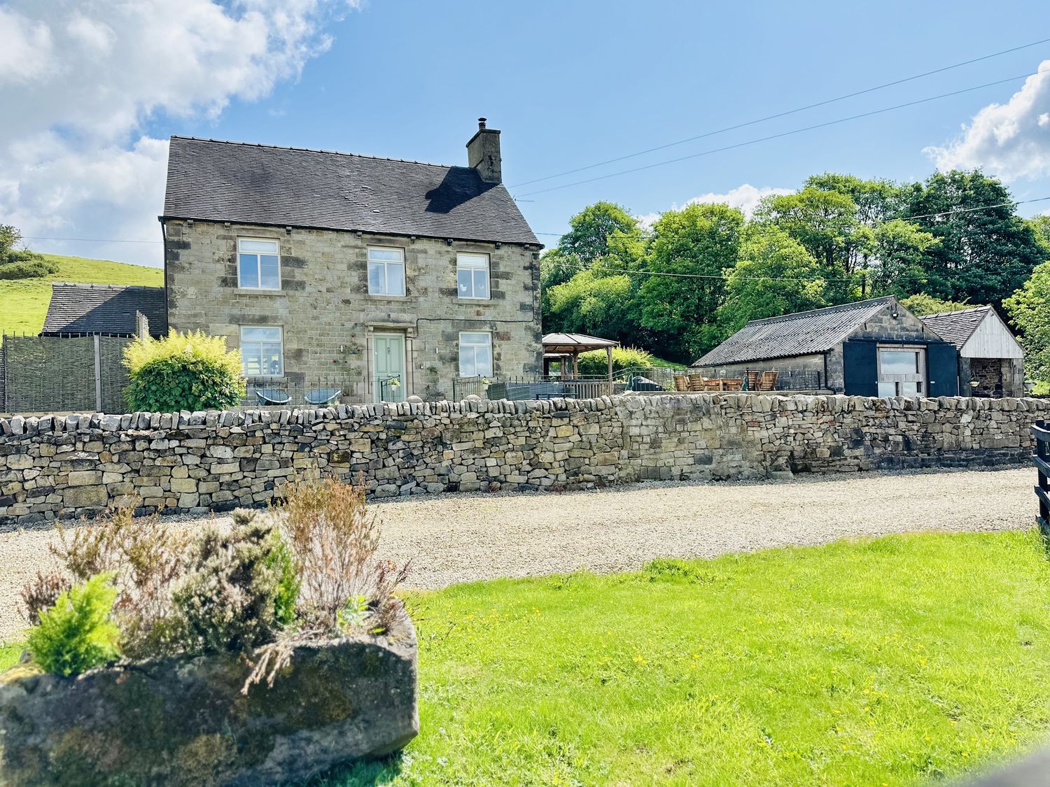 Holly Dale in Bradnop, near Leek, Staffordshire. Woodburning stove. Hot tub. Sauna. Barbecue. Rural.