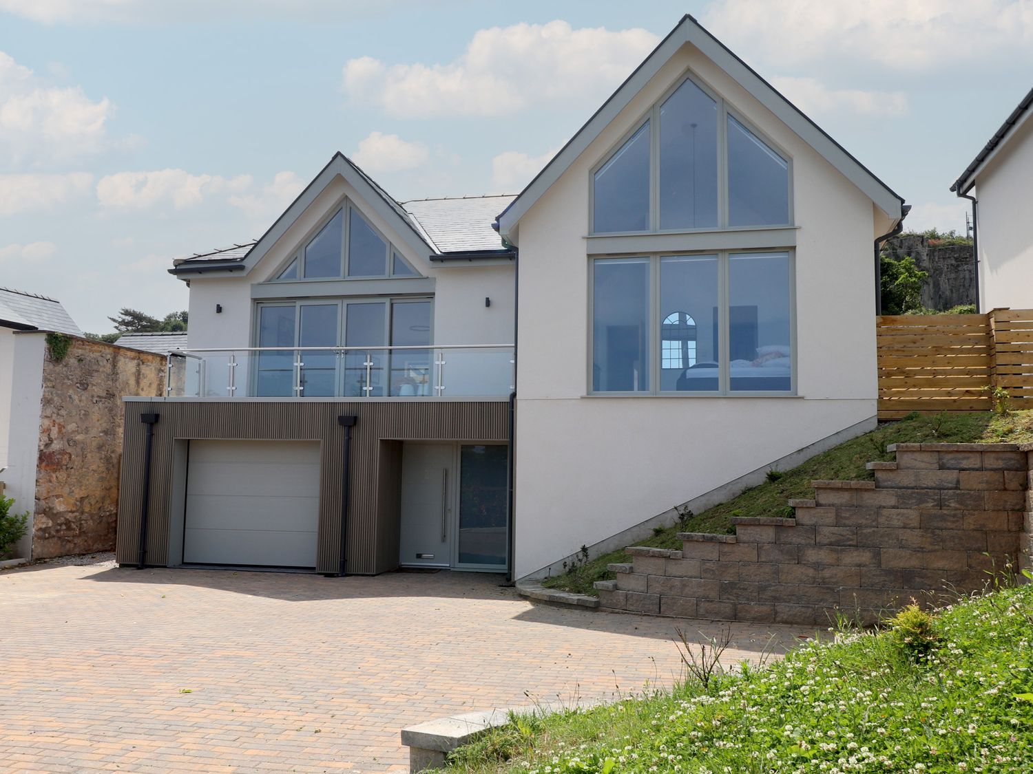 Golygfa Gele, Llanddulas