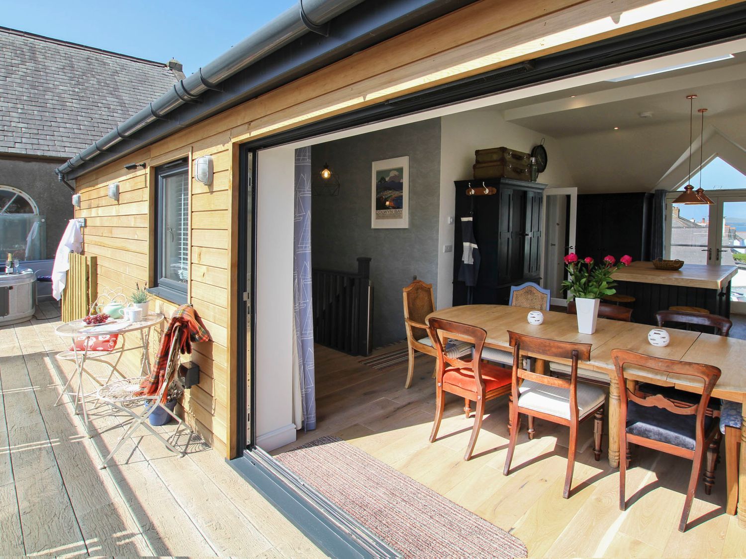 Chapel House, former chapel house, Rhosneigr, Anglesey, with hot tub, woodburning stove and balcony.