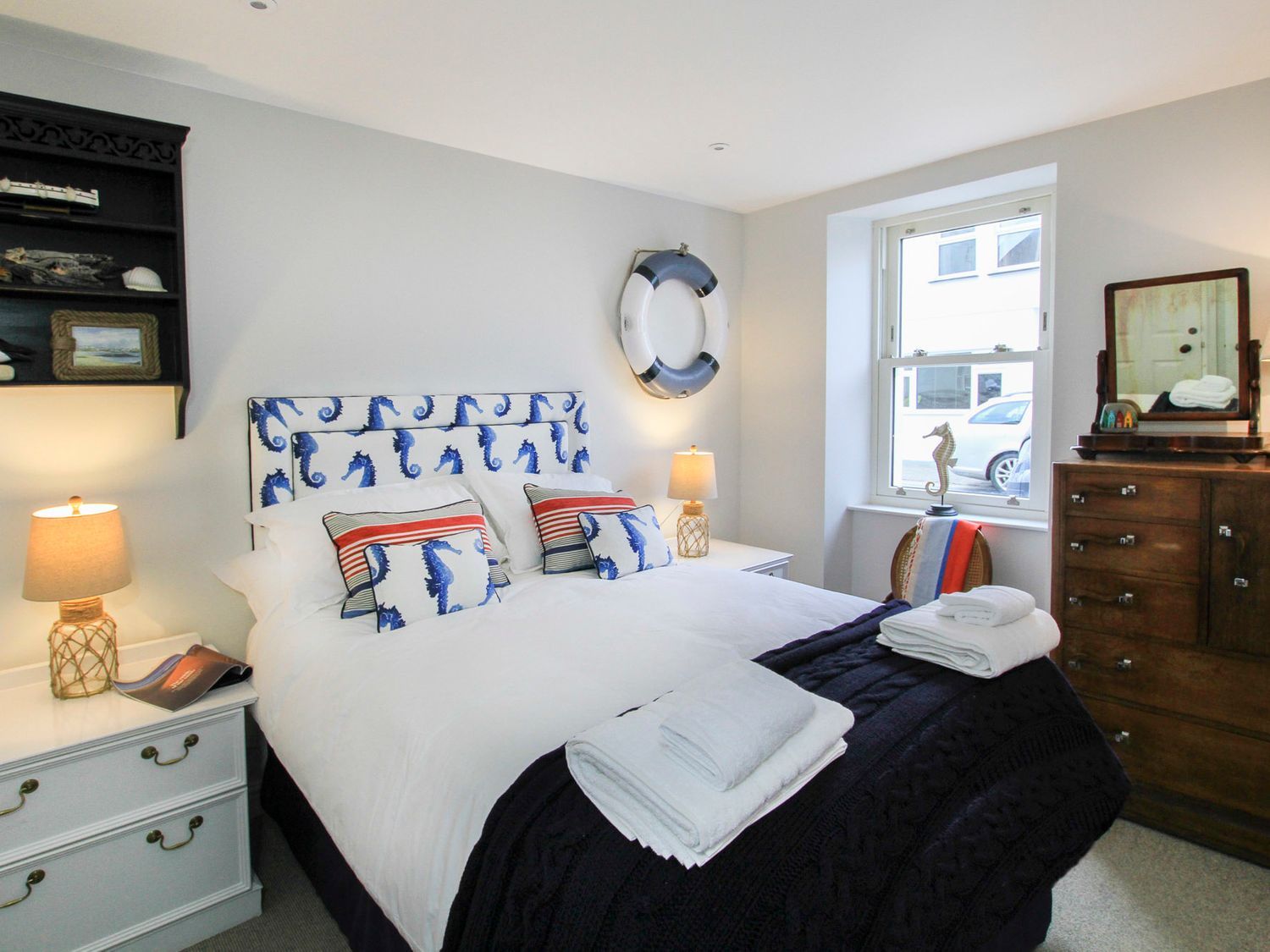 Chapel House, former chapel house, Rhosneigr, Anglesey, with hot tub, woodburning stove and balcony.