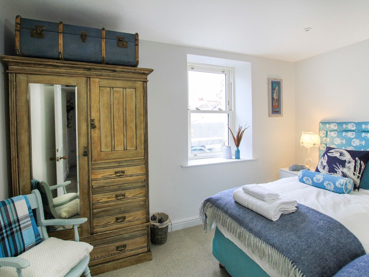 Chapel House, former chapel house, Rhosneigr, Anglesey, with hot tub, woodburning stove and balcony.