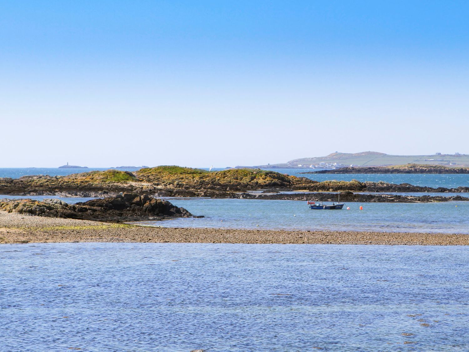 Chapel House, former chapel house, Rhosneigr, Anglesey, with hot tub, woodburning stove and balcony.