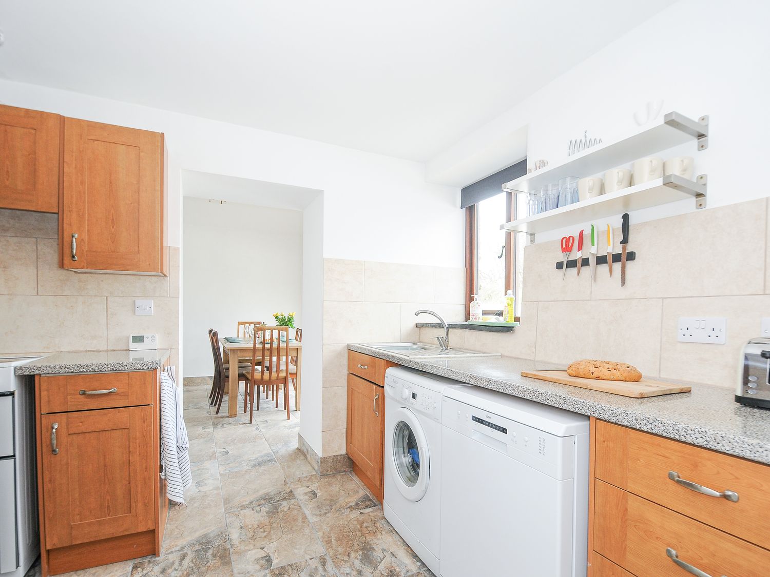 Dairy Barn nr Camelford, Cornwall. Ground-floor living. Woodburning stove. Countryside. Pet-friendly