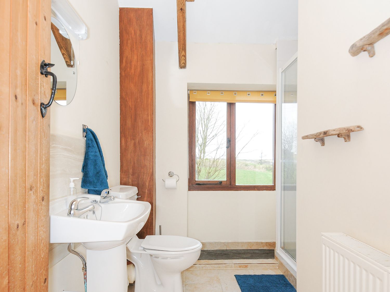 Dairy Barn nr Camelford, Cornwall. Ground-floor living. Woodburning stove. Countryside. Pet-friendly