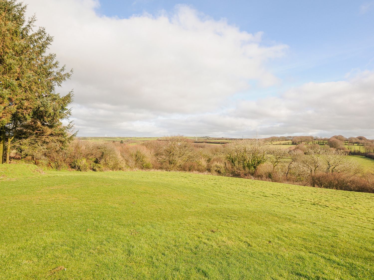 Dairy Barn nr Camelford, Cornwall. Ground-floor living. Woodburning stove. Countryside. Pet-friendly