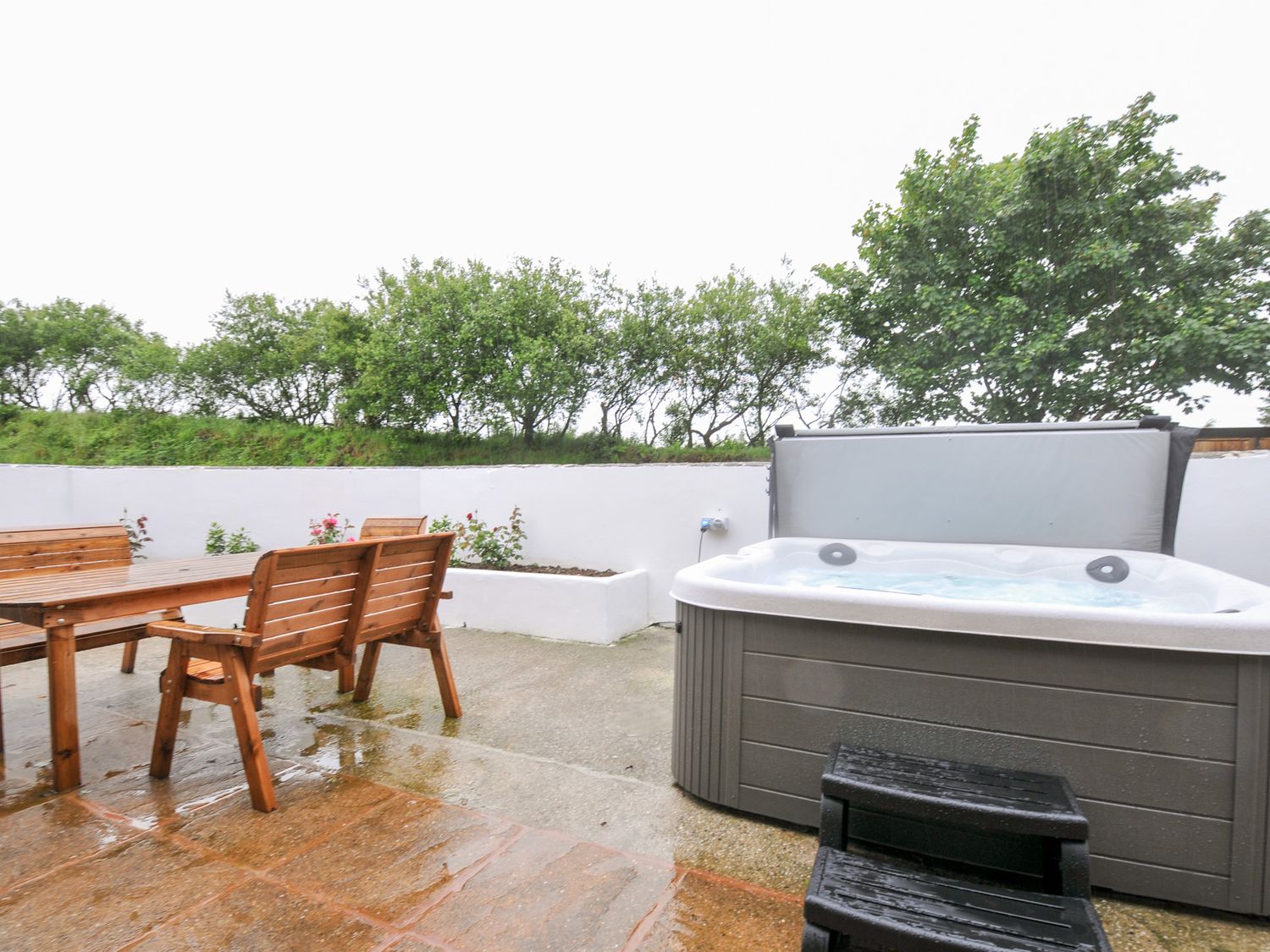 Dairy Barn nr Camelford, Cornwall. Ground-floor living. Woodburning stove. Countryside. Pet-friendly