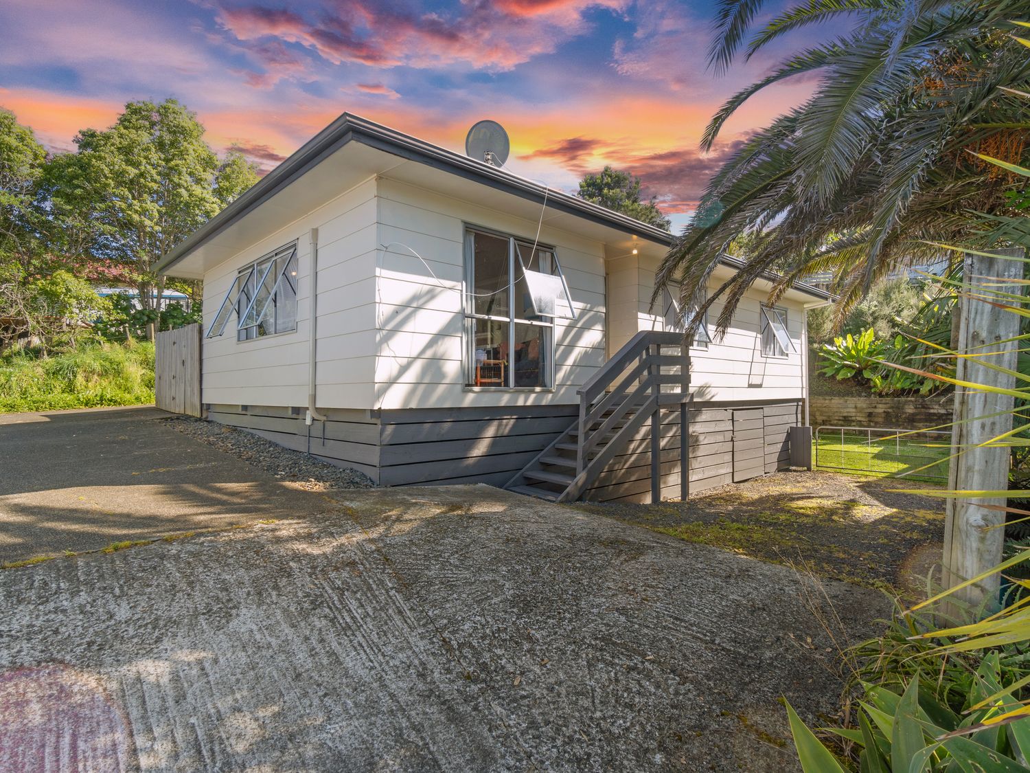 Surf Shack Haven - Raglan Holiday Home -  - 1165007 - photo 1