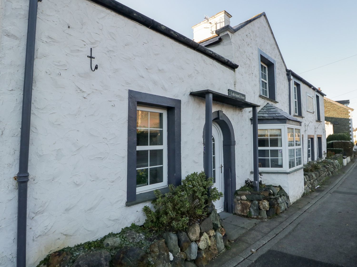 Lakeland View, Keswick, Cumbria. Near amenities. In the Lake District National Park. Private hot tub