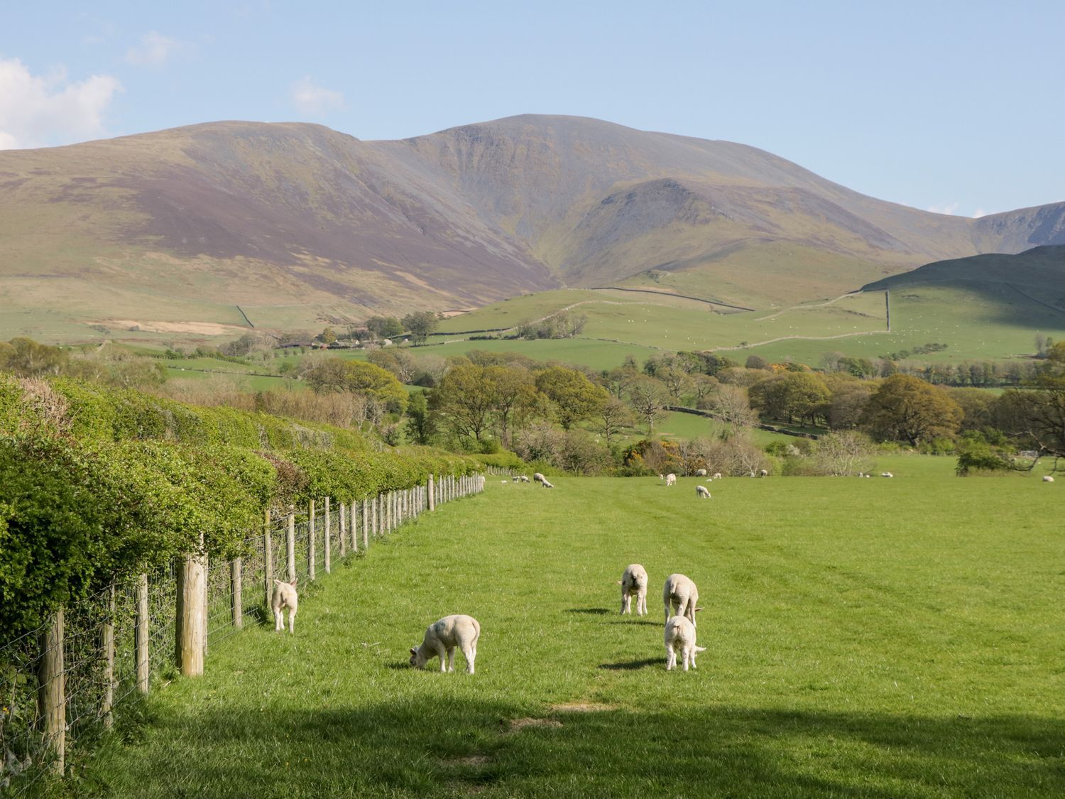 Lakeland View, Keswick, Cumbria. Near amenities. In the Lake District National Park. Private hot tub