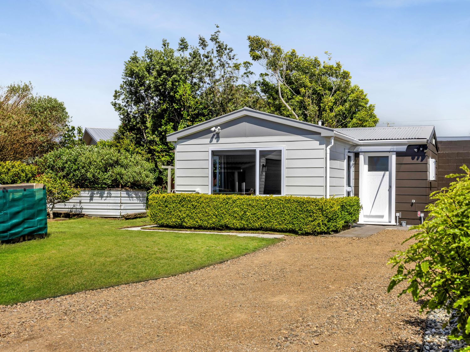 Seaside Hideaway - New Plymouth Holiday Home                     photo 14
