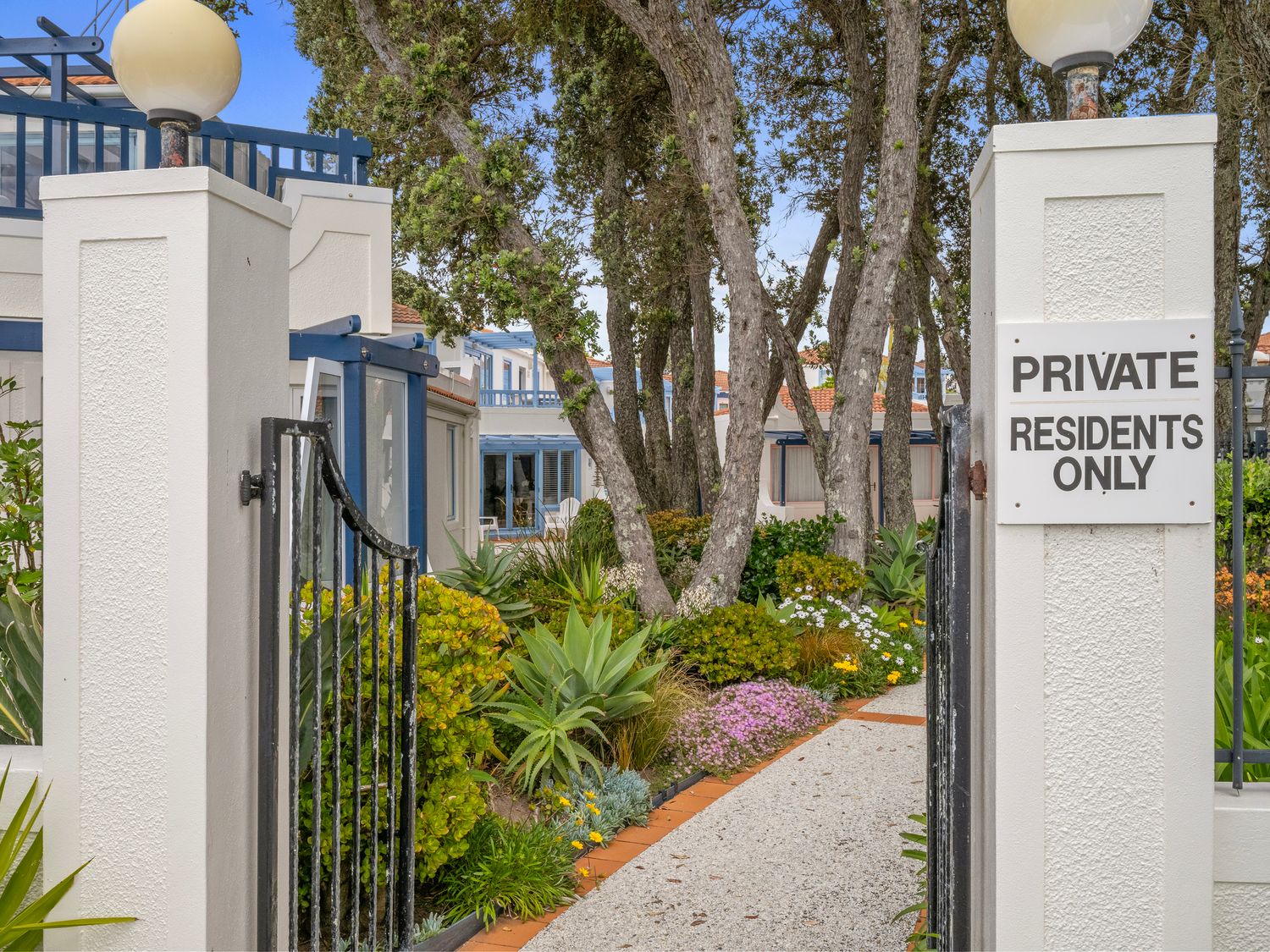 Poolside Waterfront - Orewa Oceanside Villa                     photo 29
