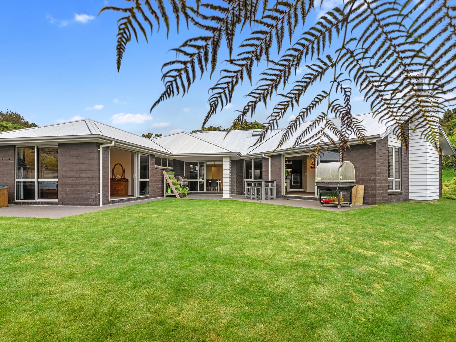 The Red Door - New Plymouth Holiday Home                     photo 27