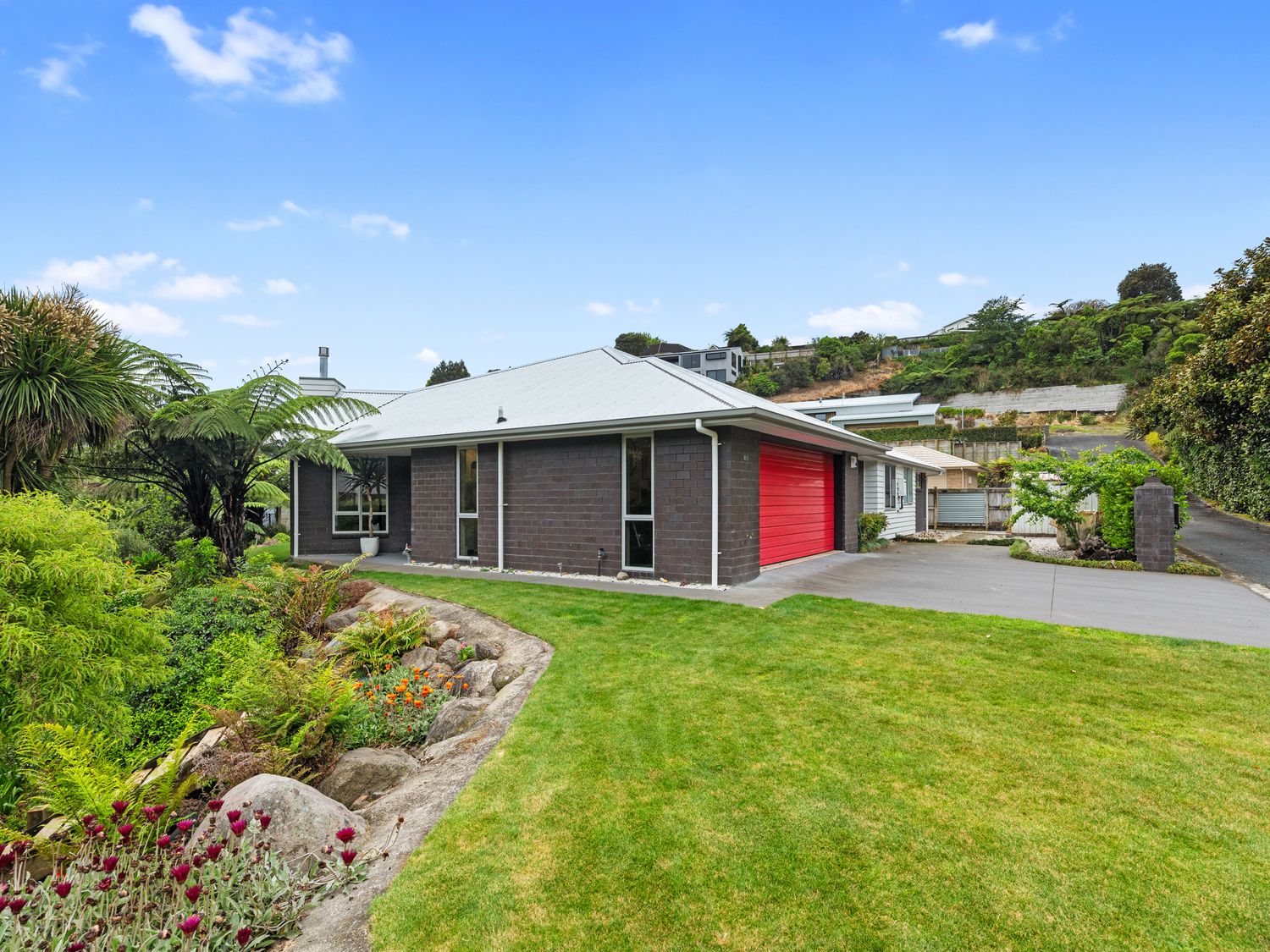 The Red Door - New Plymouth Holiday Home -  - 1165323 - photo 1