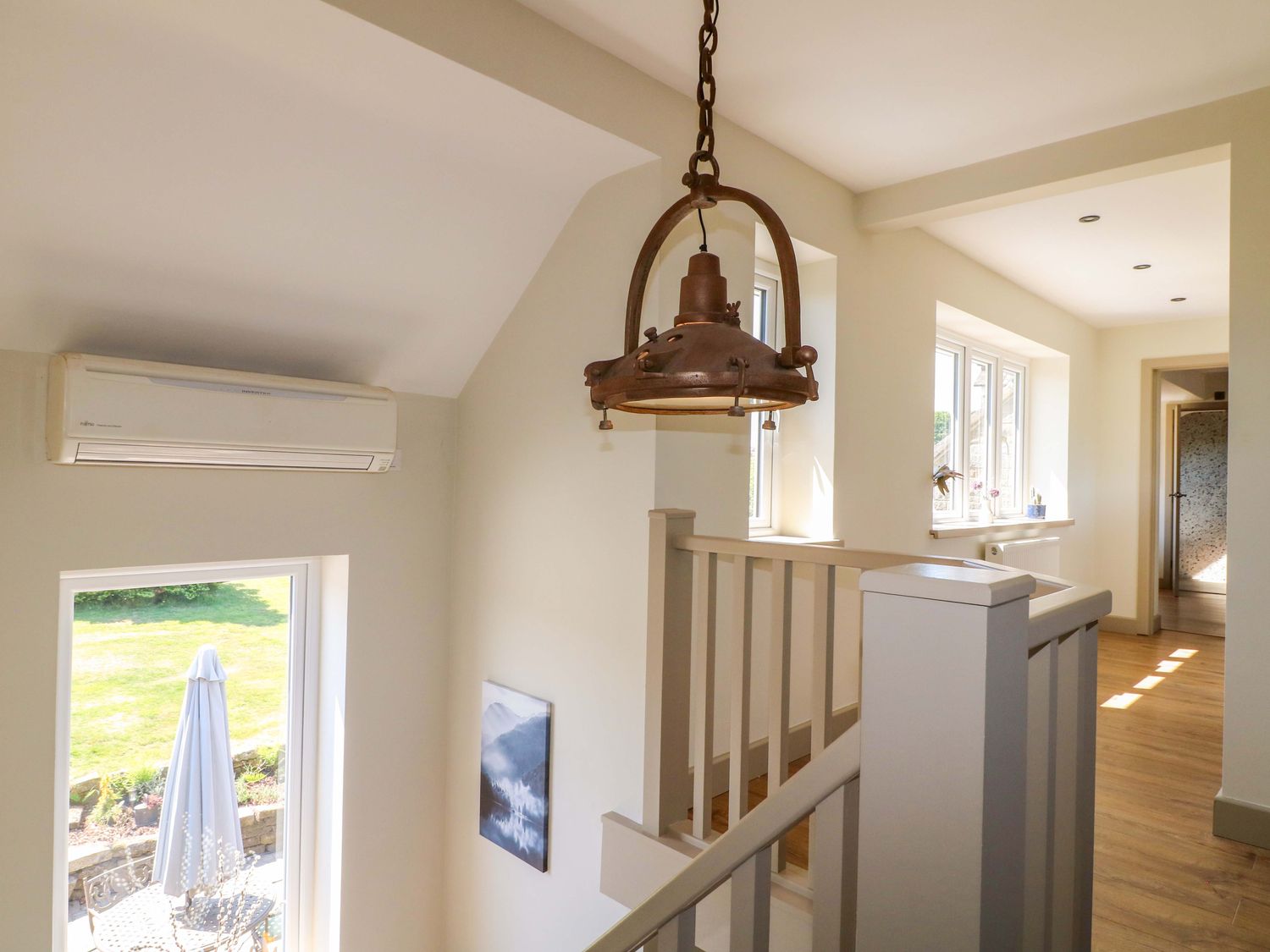 Cherry Tree Farm in Chesterfield, Derbyshire. Hot tub. Woodburning stove. Smart TV. Off-road parking