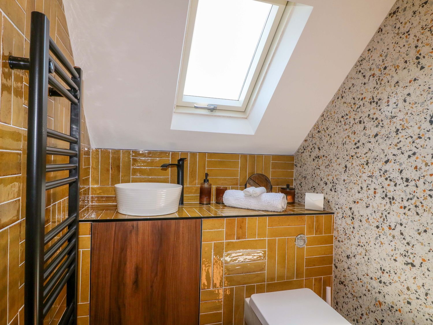 Cherry Tree Farm in Chesterfield, Derbyshire. Hot tub. Woodburning stove. Smart TV. Off-road parking