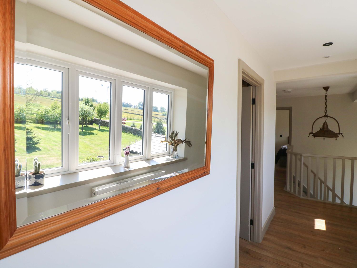 Cherry Tree Farm in Chesterfield, Derbyshire. Hot tub. Woodburning stove. Smart TV. Off-road parking