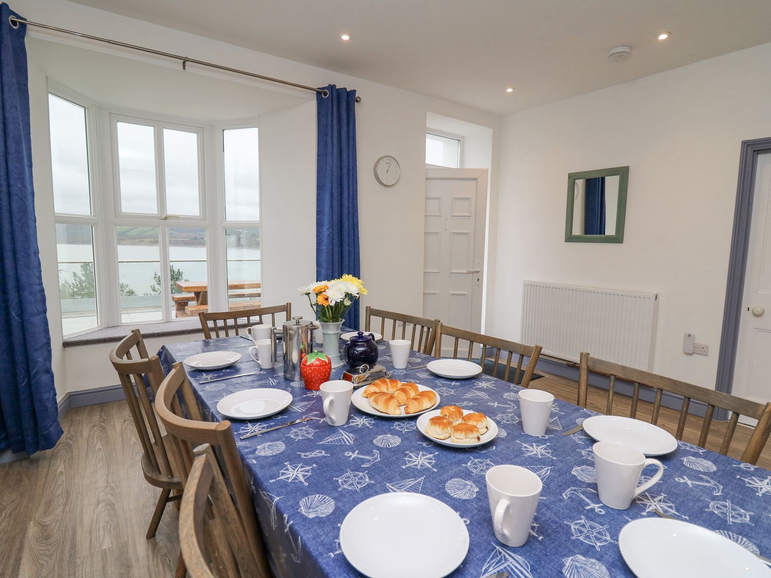 Fronwig, New Quay, Ceredigion. Pet-friendly. Near beach, shops and restaurants. Hot tub. Wood burner