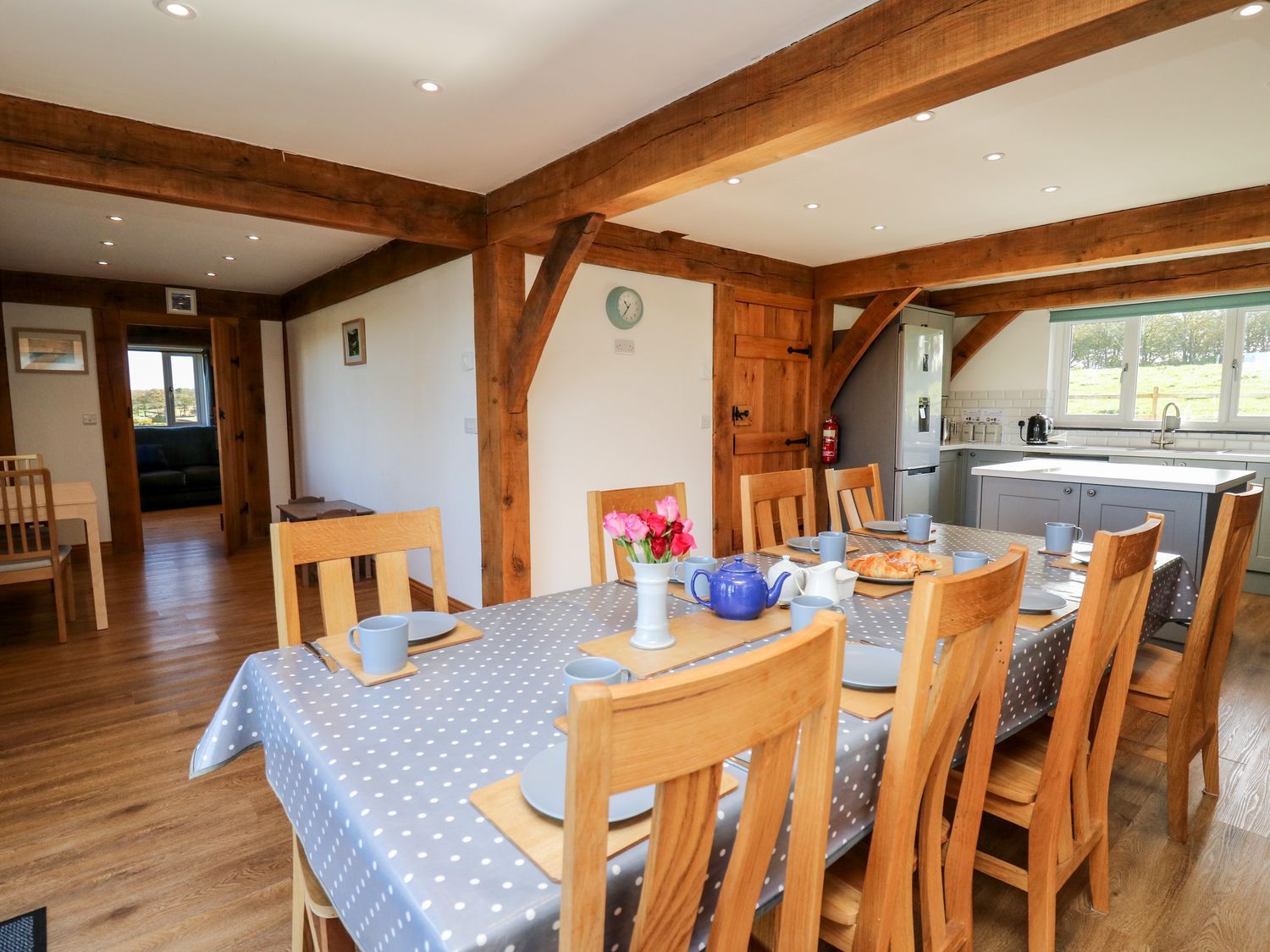 Yr Adfa in Llangeitho, Ceredigion. Family and pet-friendly. Hot tub. Barbecue. Woodburning stove. TV