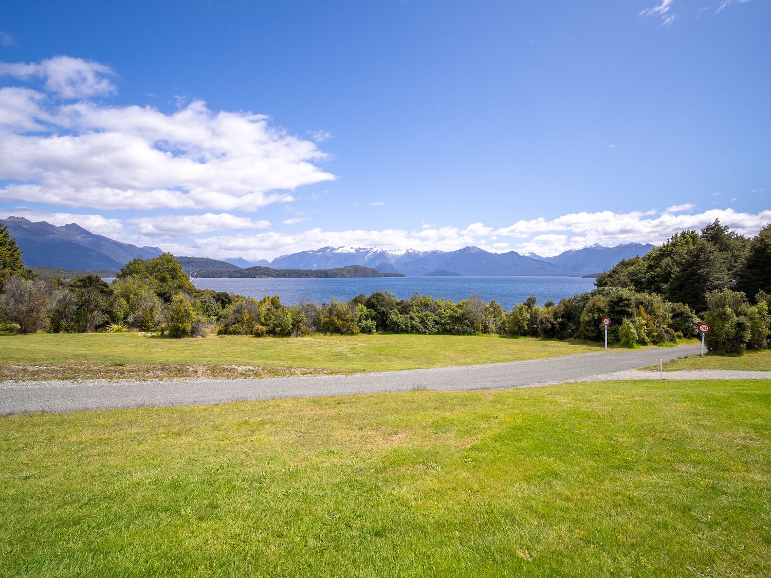 Cosy Lakeside - Manapouri Holiday Home -  - 1165969 - photo 1