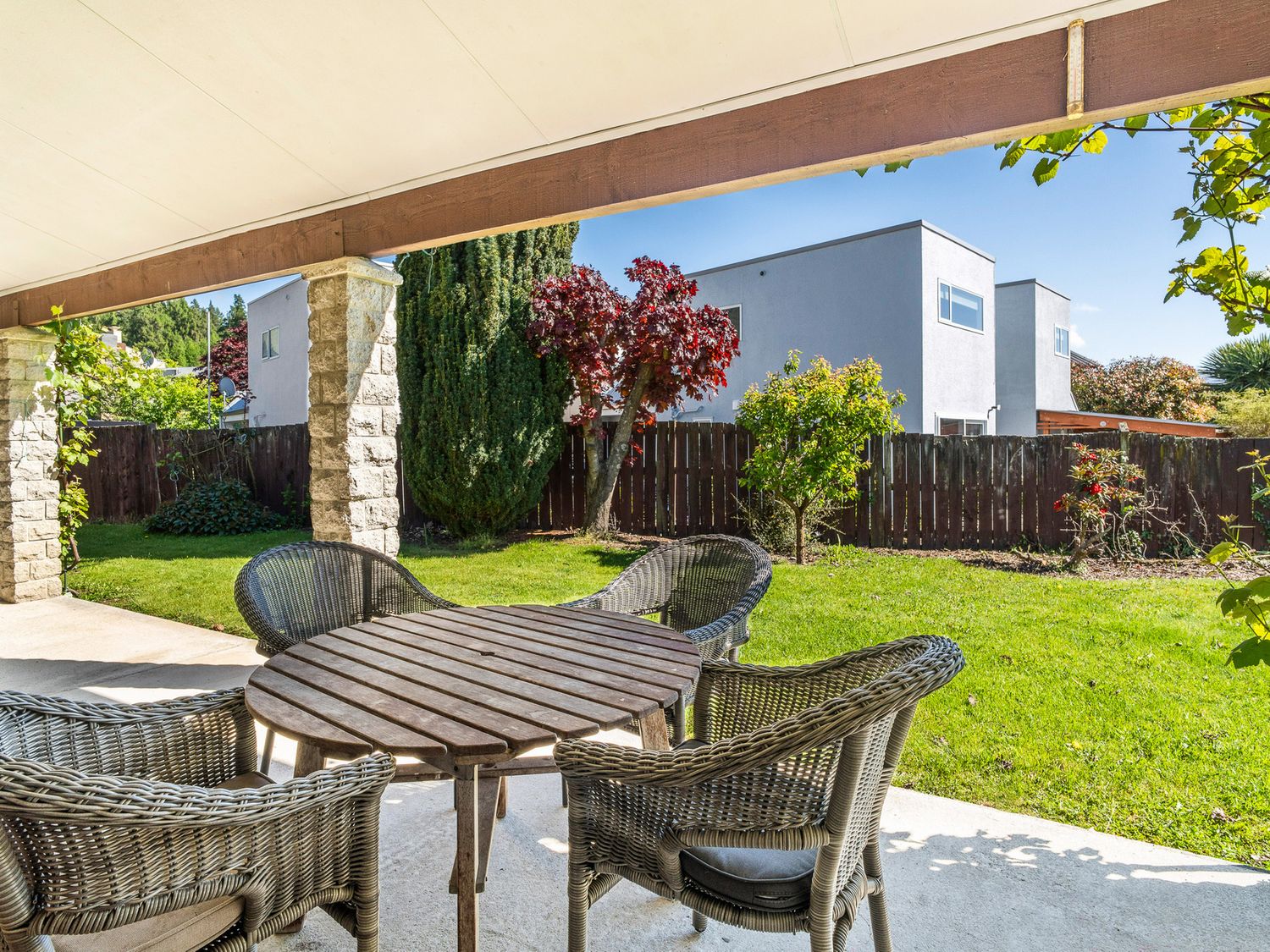 Sunlit Solace - Wanaka Holiday Home                     photo 2