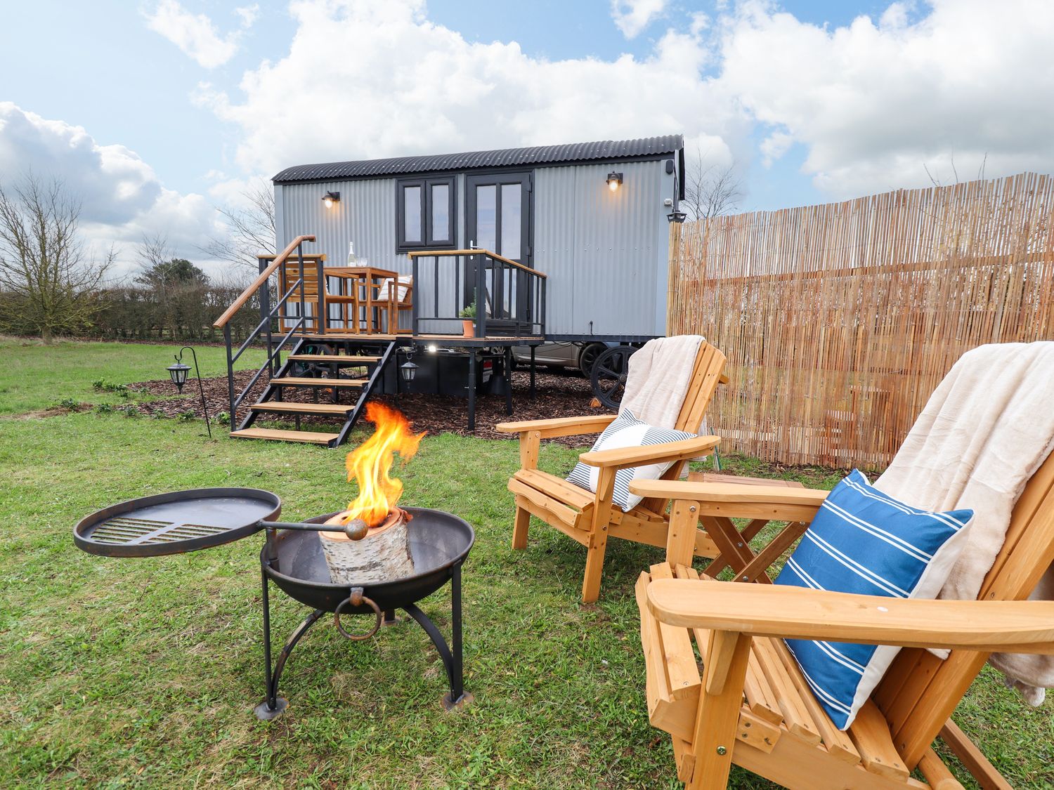 Shepherds Hut - Ash, Lincoln