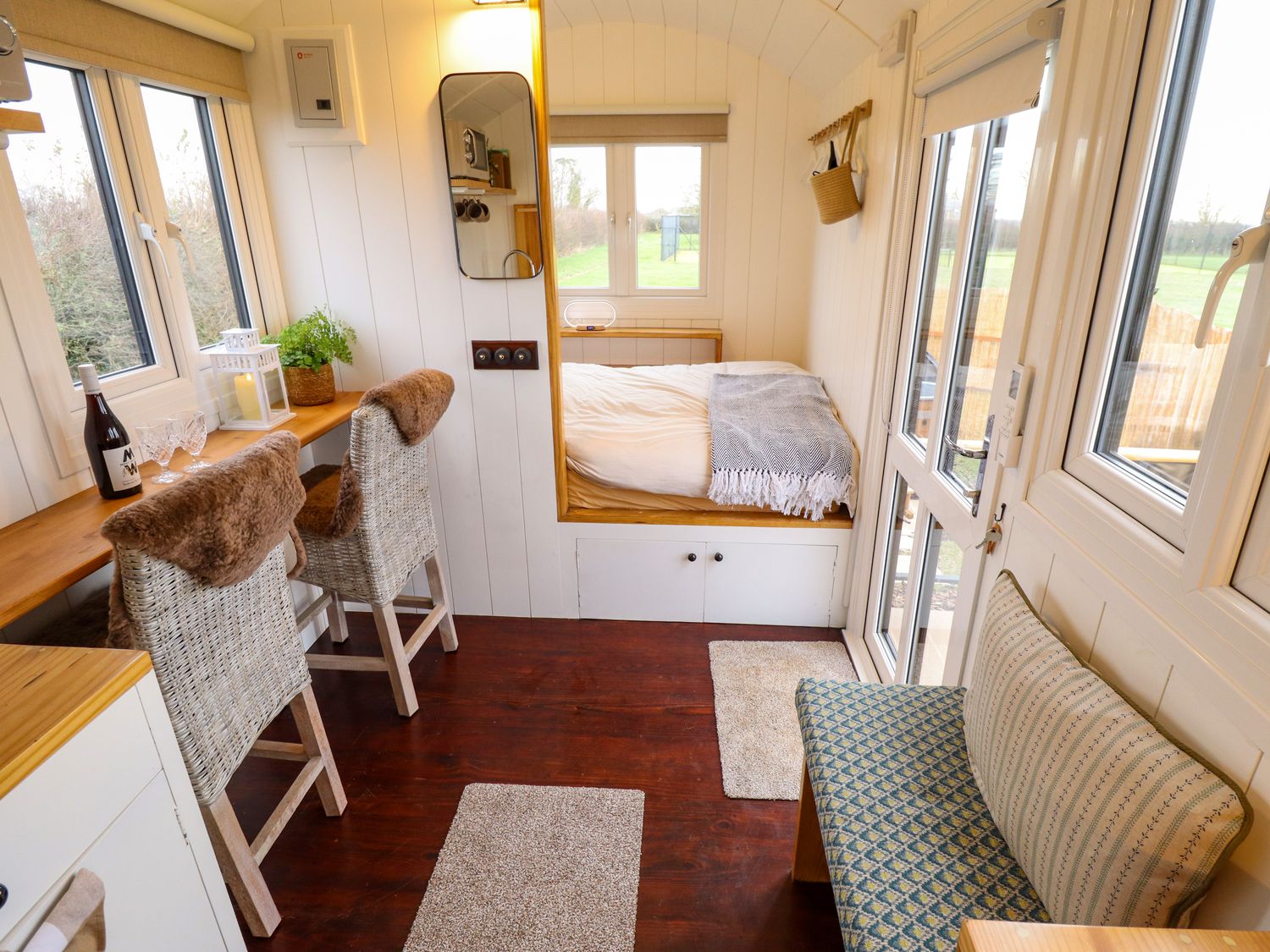 Shepherds Hut - Oak, Lincoln