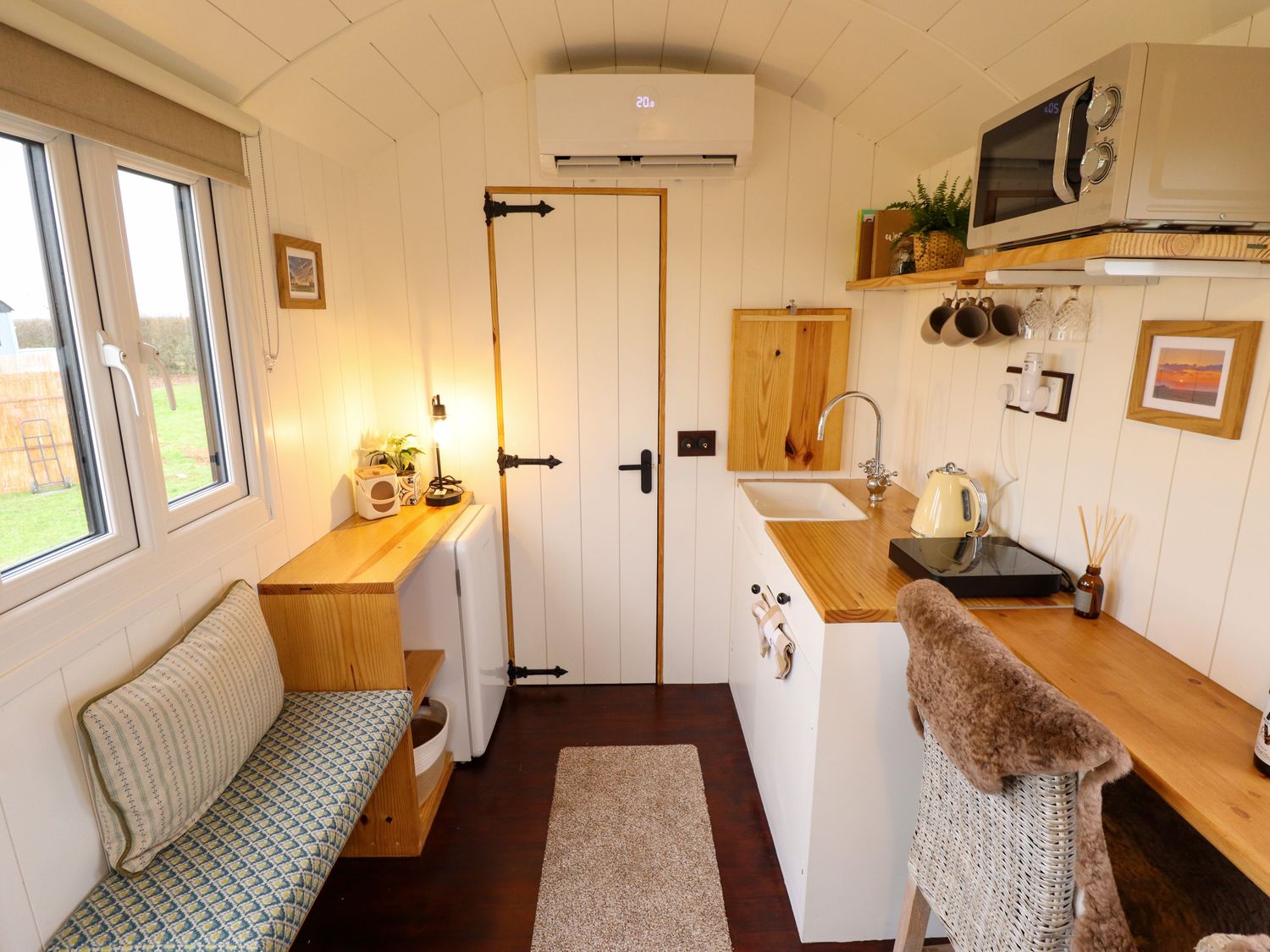 Shepherds Hut - Oak, Lincoln