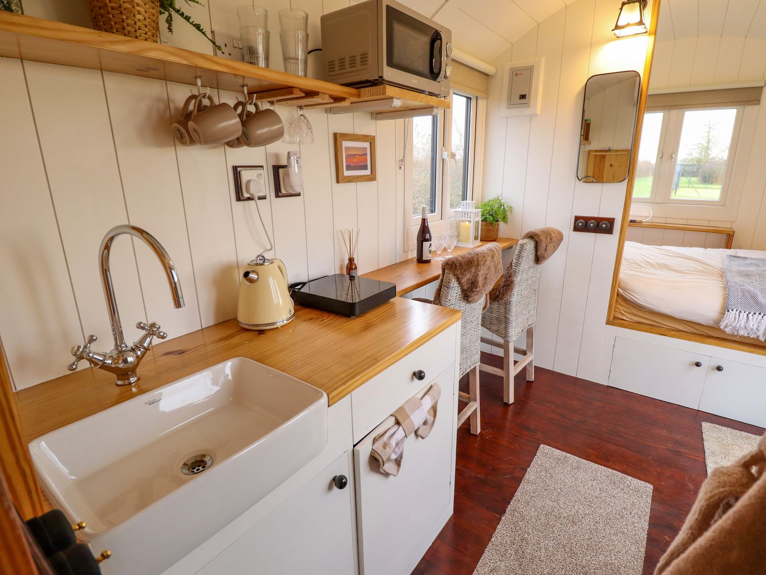 Shepherds Hut - Oak, Lincoln