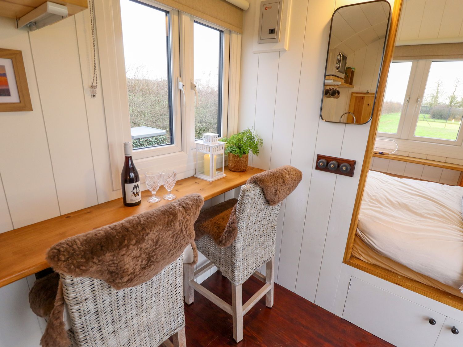 Shepherds Hut - Oak, Lincoln