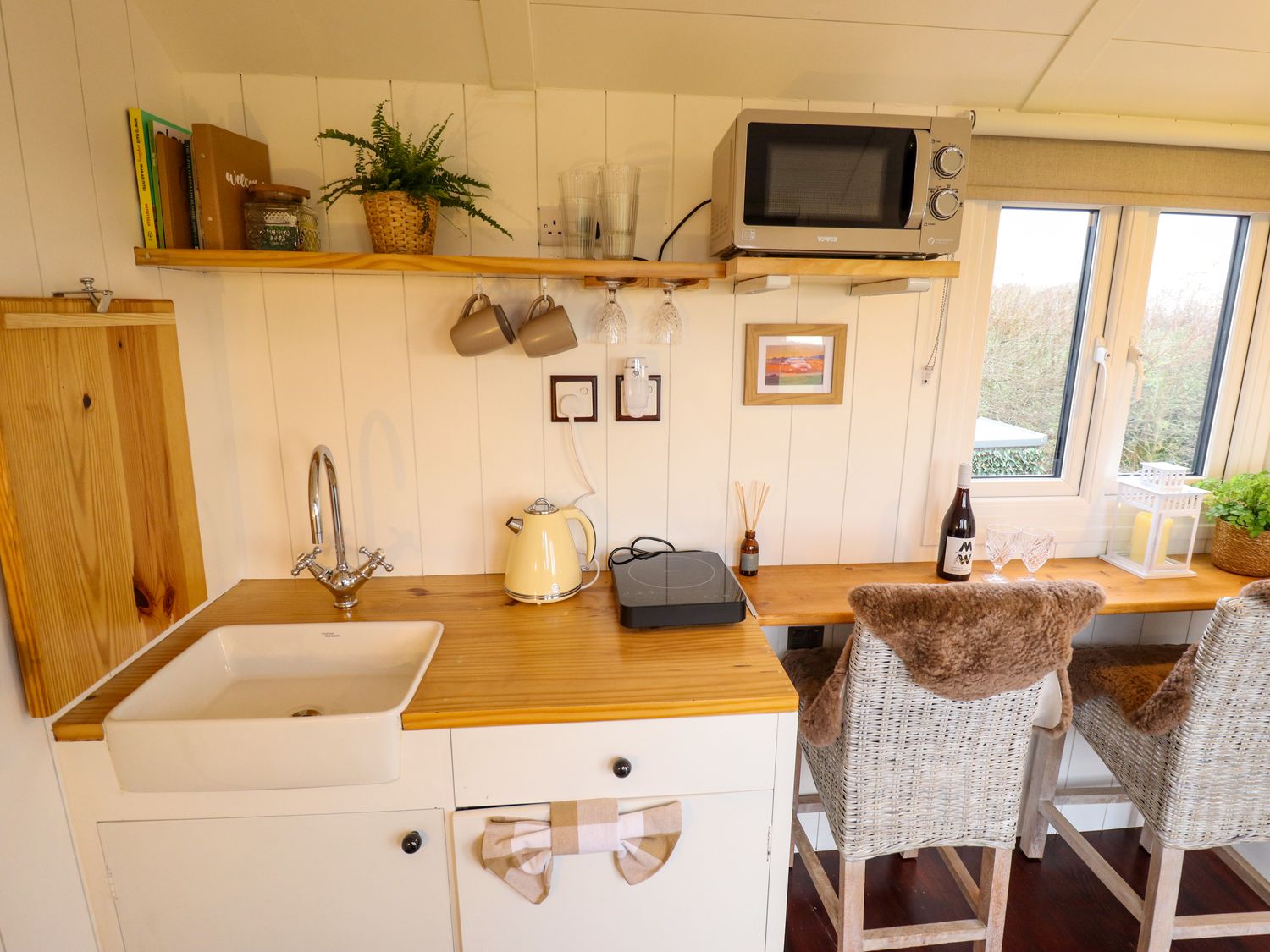 Shepherds Hut - Oak, Lincoln