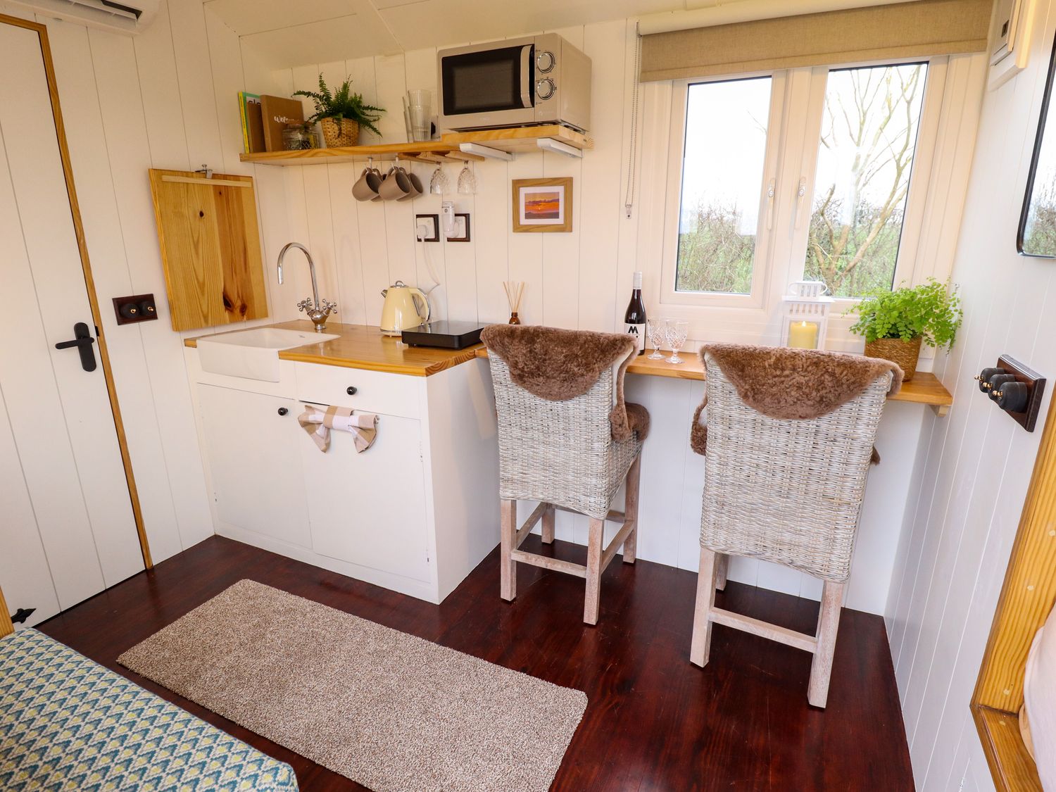 Shepherds Hut - Oak, Lincoln