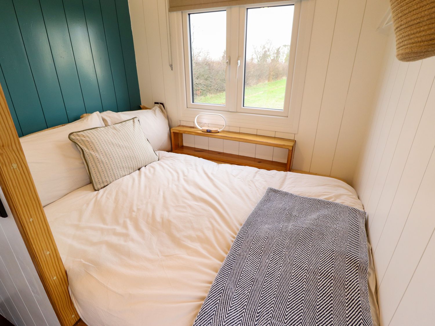 Shepherds Hut - Oak, Lincoln