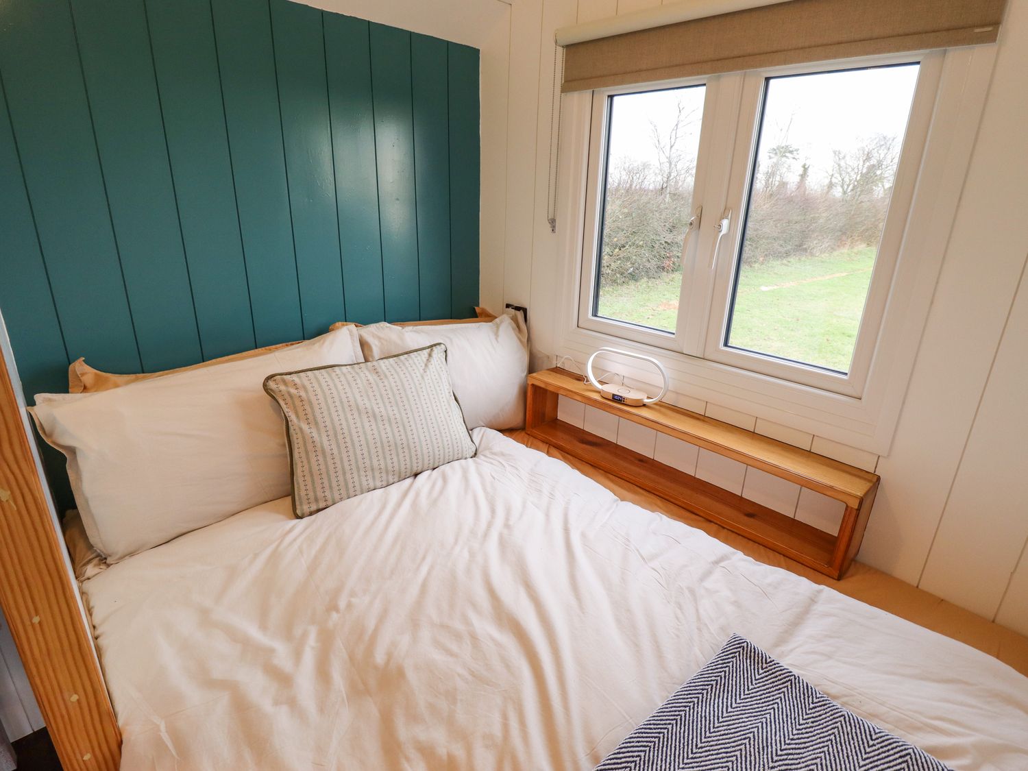 Shepherds Hut - Oak, Lincoln