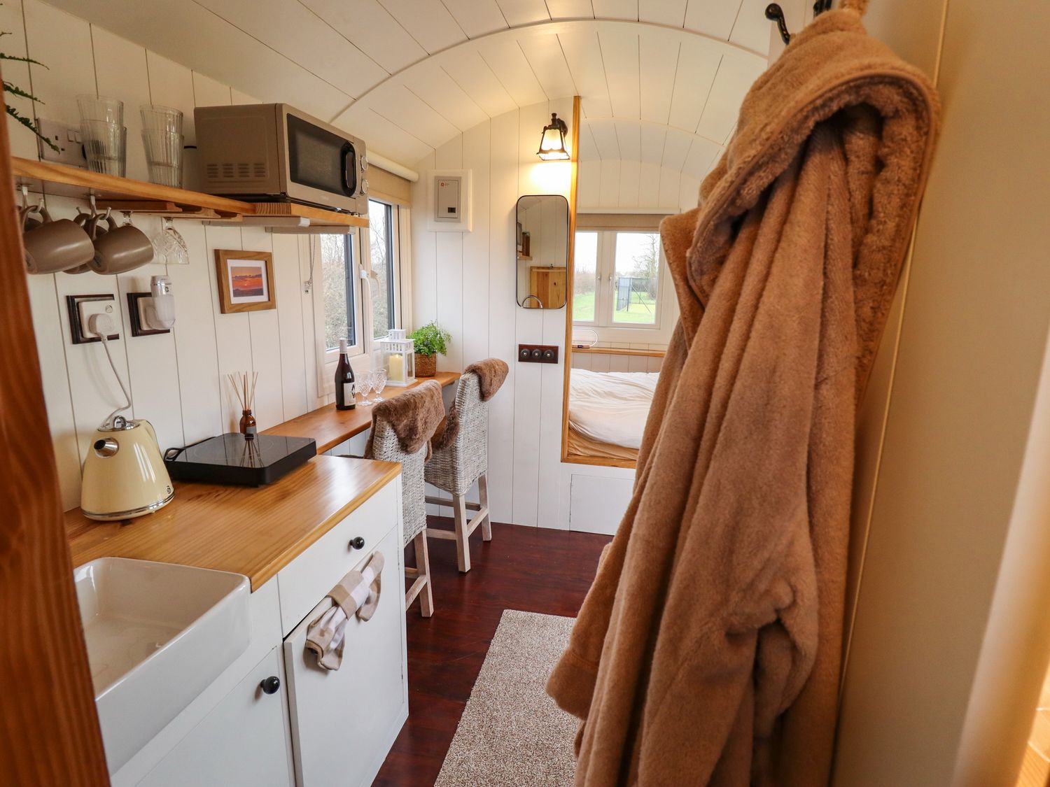 Shepherds Hut - Oak, Lincoln