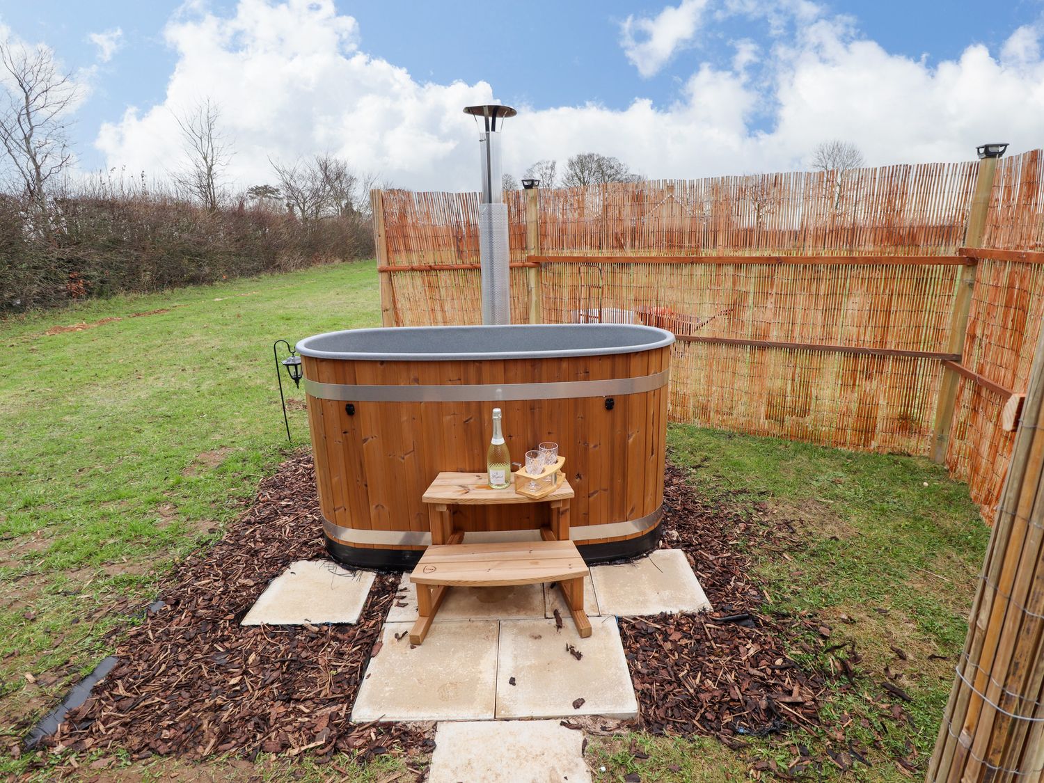 Shepherds Hut - Oak, Lincoln