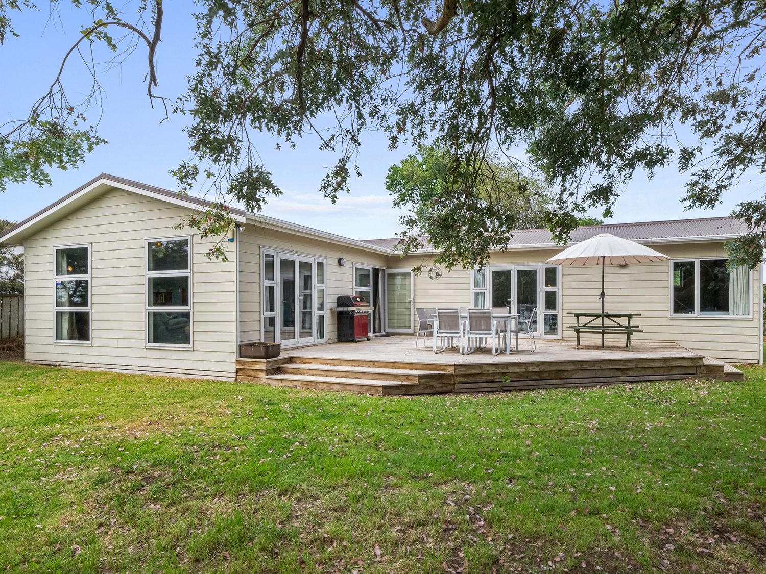 Coastal Family Escape - Waitarere Beach Retreat -  - 1167070 - photo 1