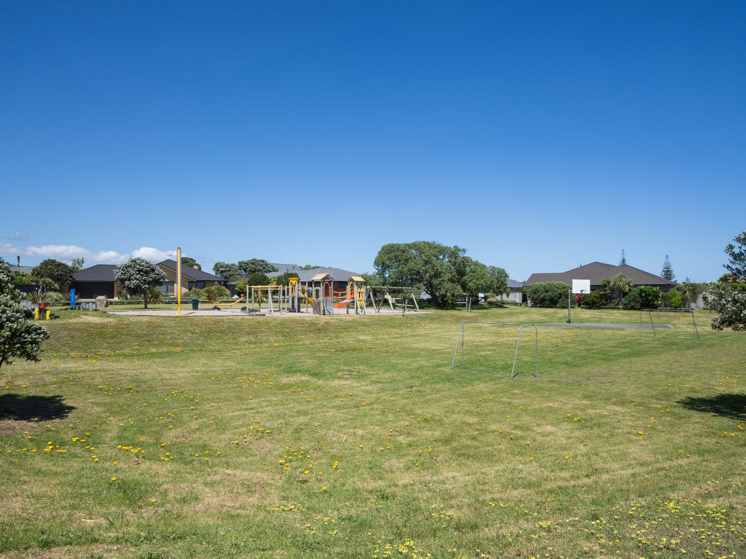 Spa and Sands - Waikanae Beach Holiday Home                     photo 20