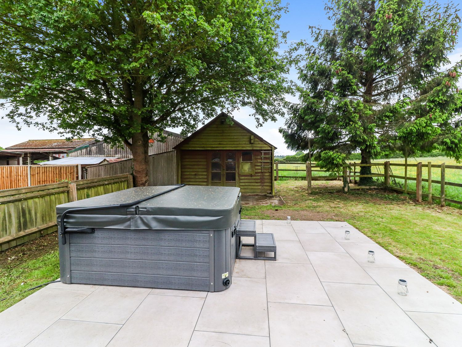 Tuffs Farm, Chipperfield
